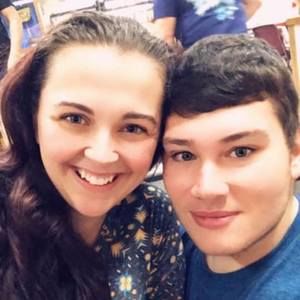 Meet your Posher, Phoebe